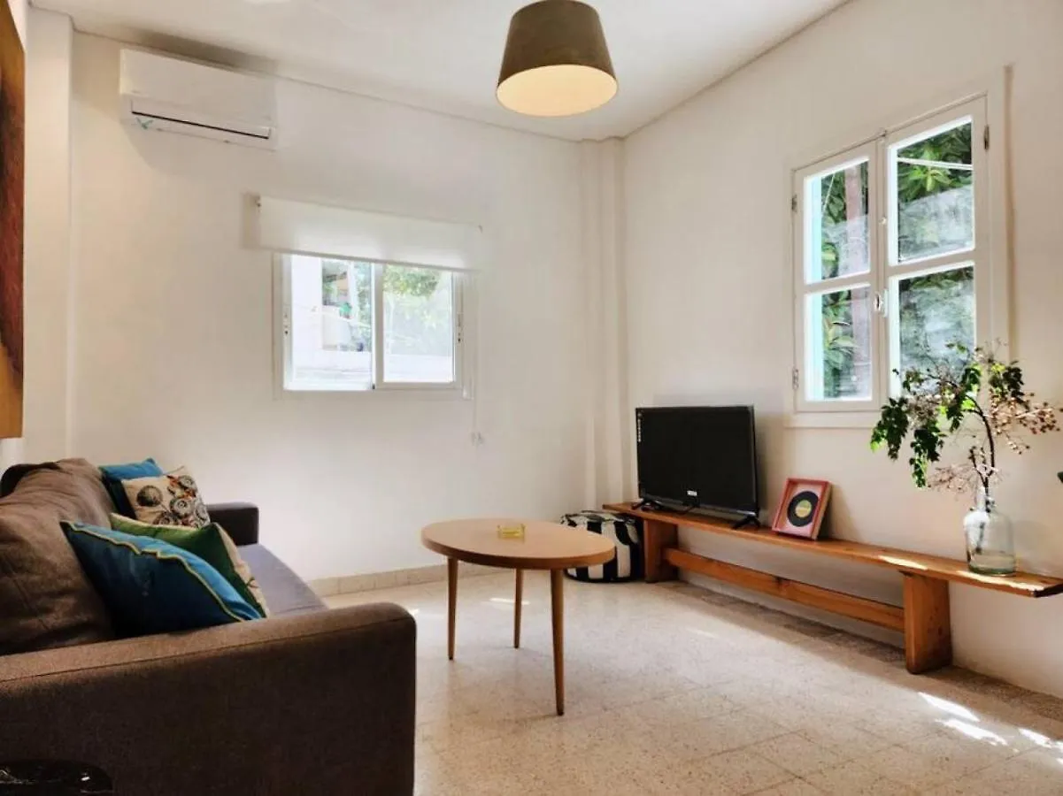 Railway House 1Br Apt W Front Yard Beirut Lebanon